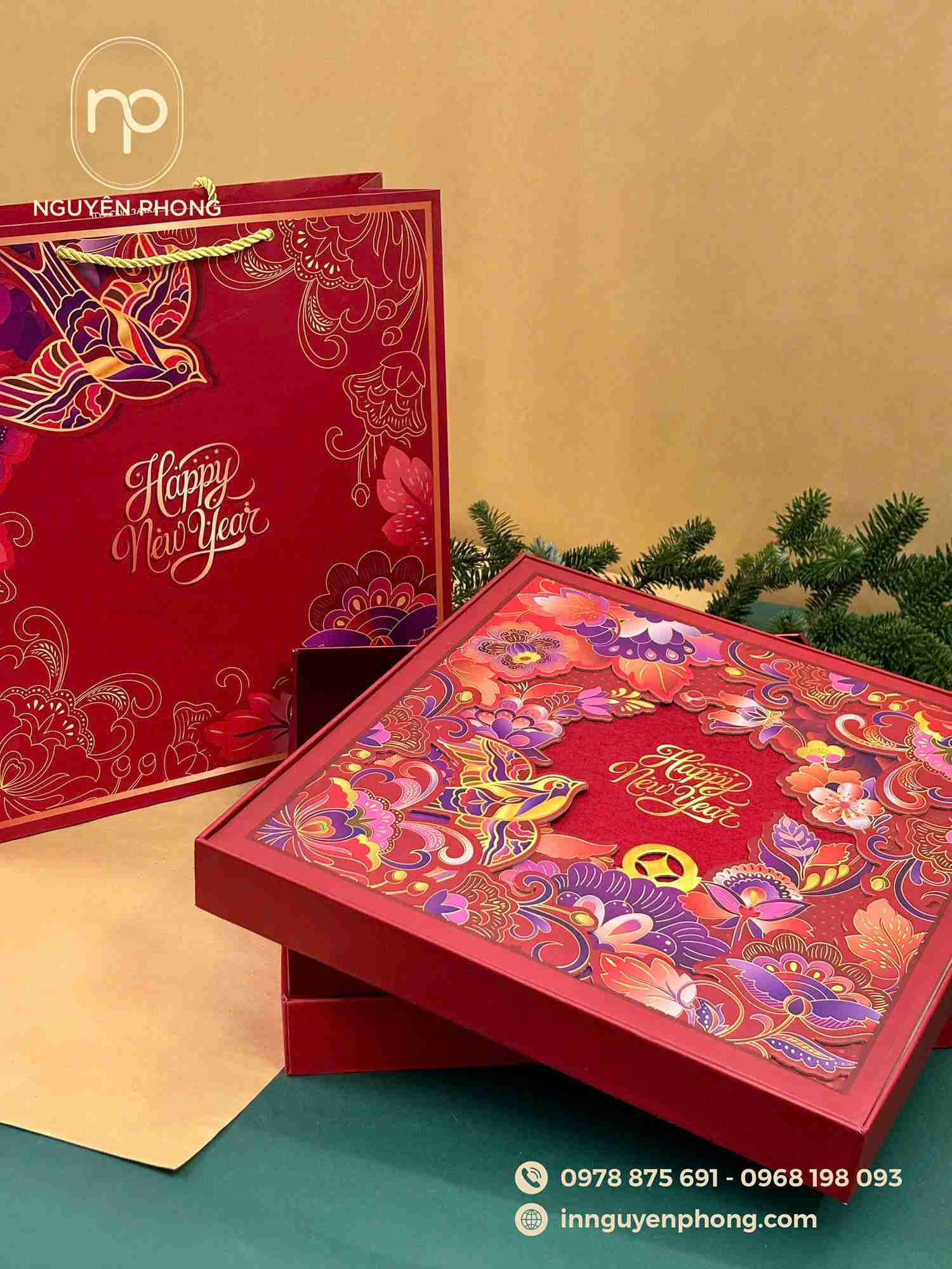 Túi giấy đựng quà Tết tăng giá trị món quà